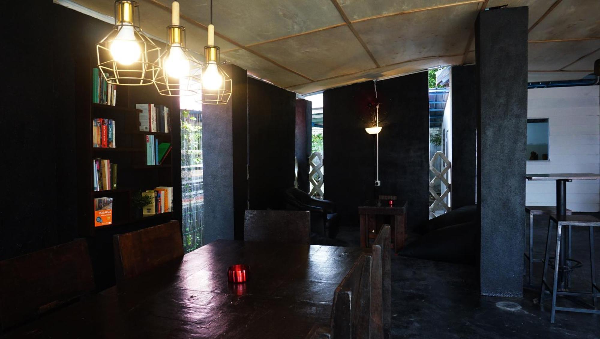 House Of Wolves Hostel 판타이체낭 외부 사진