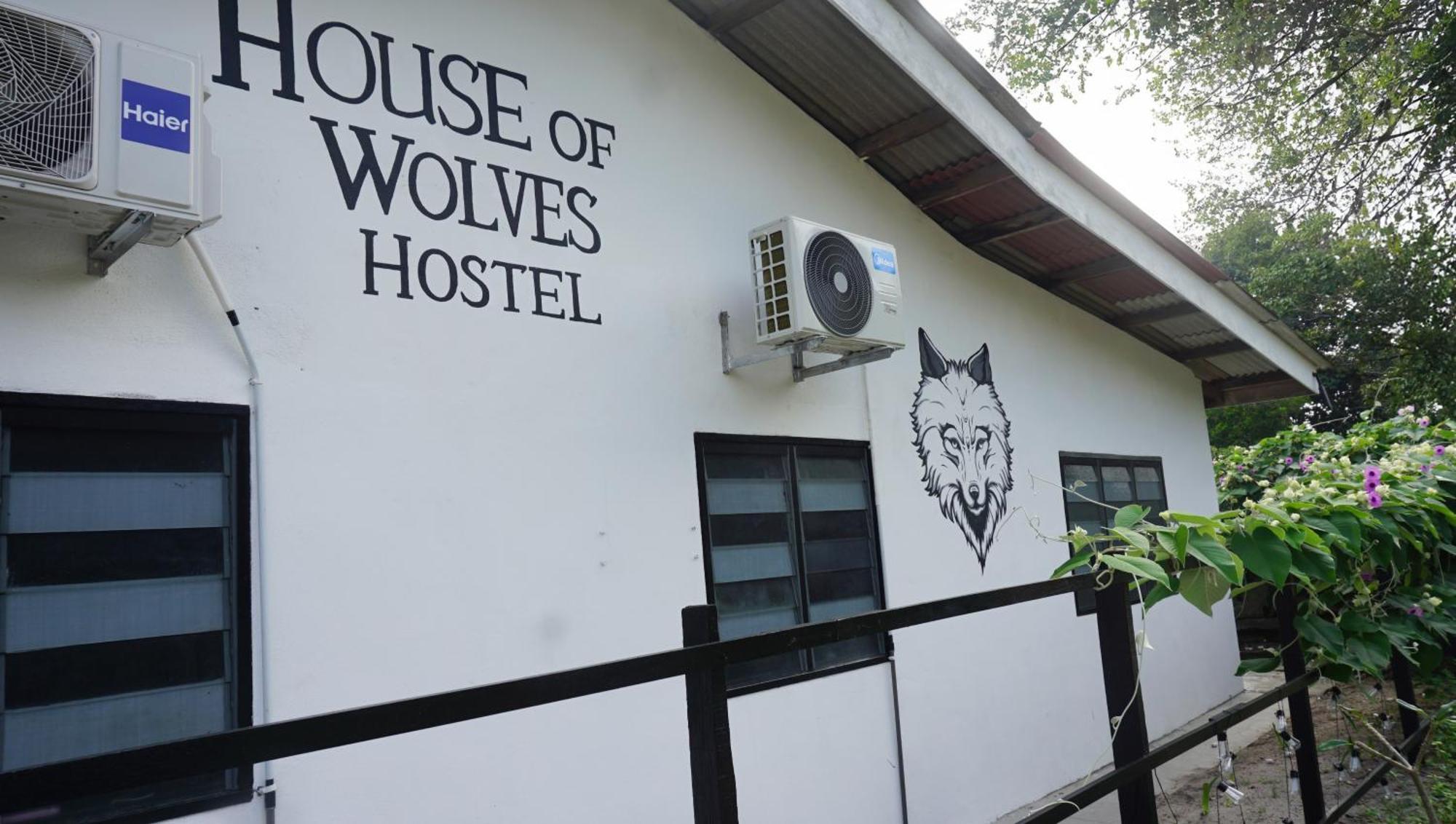 House Of Wolves Hostel 판타이체낭 외부 사진